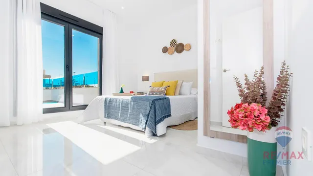 ¡Chalet individual nuevo a la venta en Vistabella Golf Orihuela! — 5