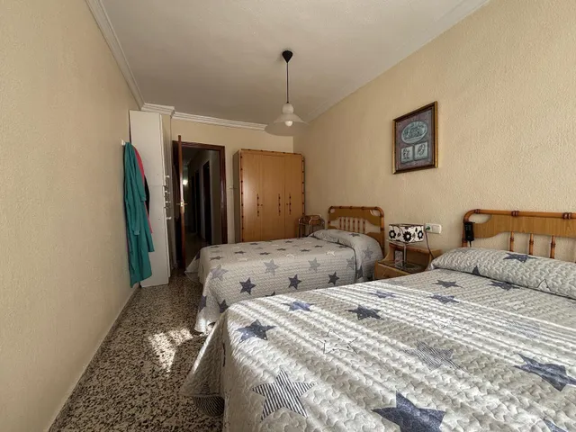 Se vende piso amplio y luminoso en el centro — 12