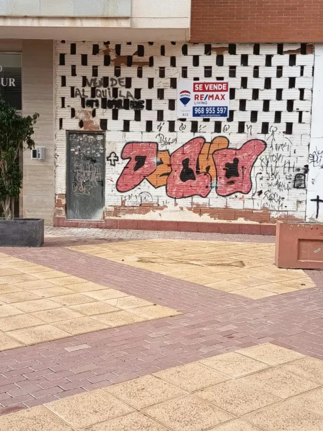 Local con gran potencial en plena Ronda Sur, también en ALQU