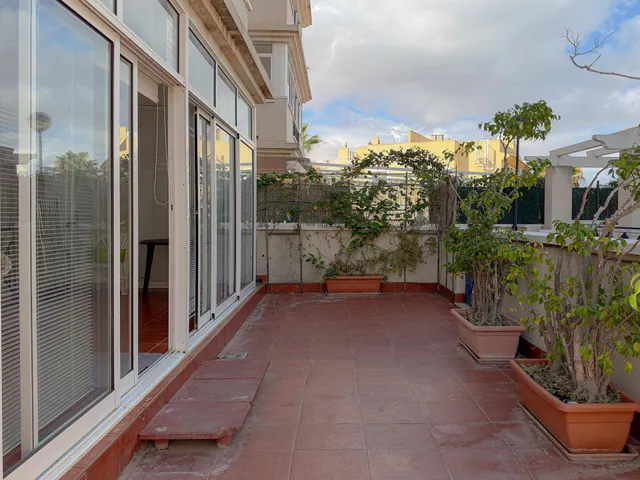 Parquemar! Exclusivo y Único, apartamento tipo bungalow con Colosal Terraza privada en urbanización privilegiada con preciosa piscina comunitaria (400 mts playa) — 12