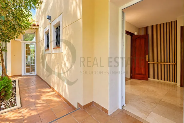 Chalet independiente a 100 m del mar con jardín y piscina en Cabo de las Huertas. — 21