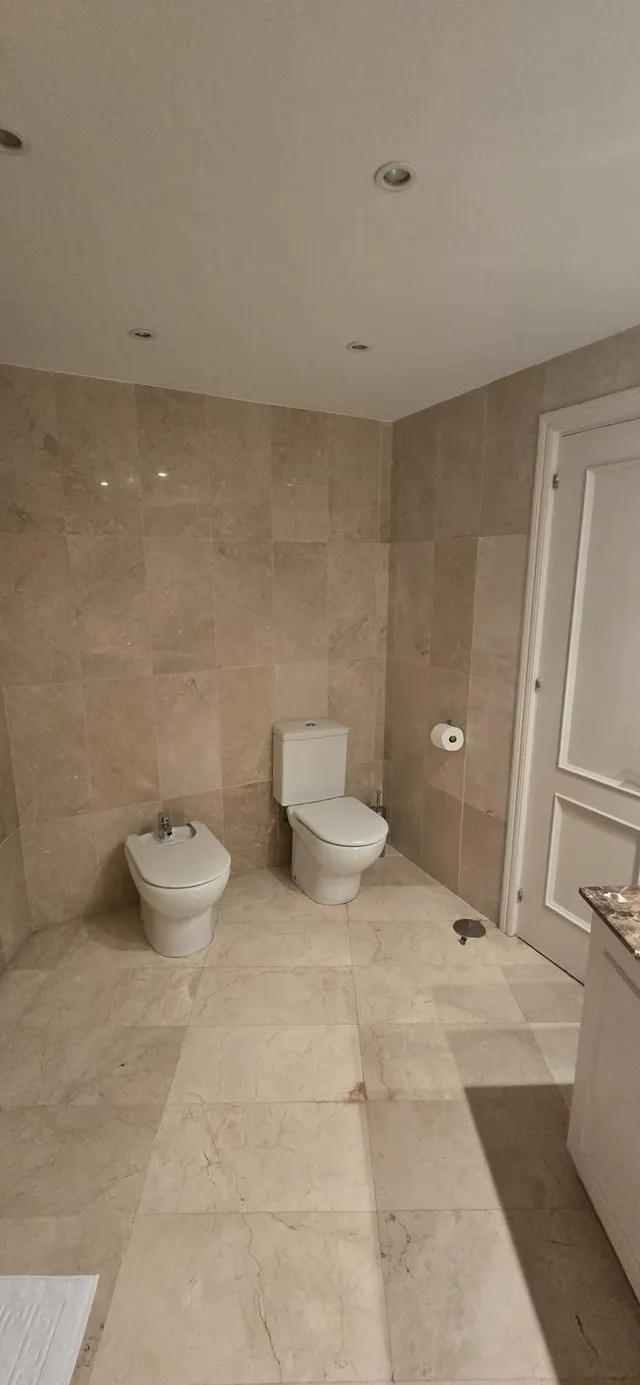 Piso amplio y luminoso de tres dormitorios  en primera línea de playa en Hacienda Beach II-III | CABANILLAS REAL ESTATE — 27