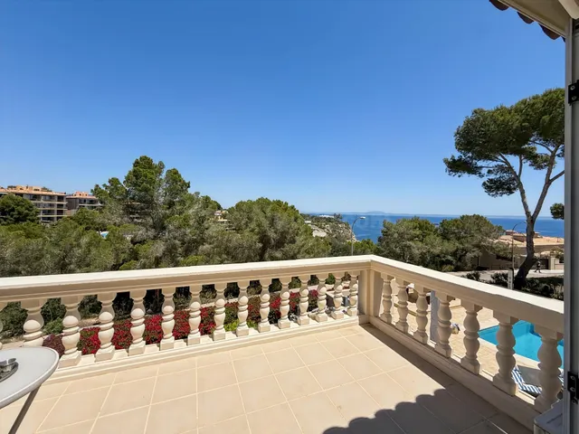 Excepcional Oportunidad de Inversión con Vistas al Mar en So - foto 3