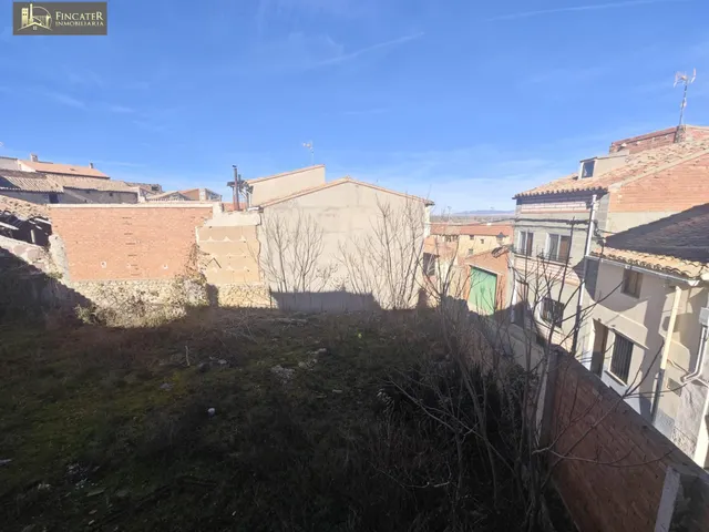 CASA EN CELLA — 30