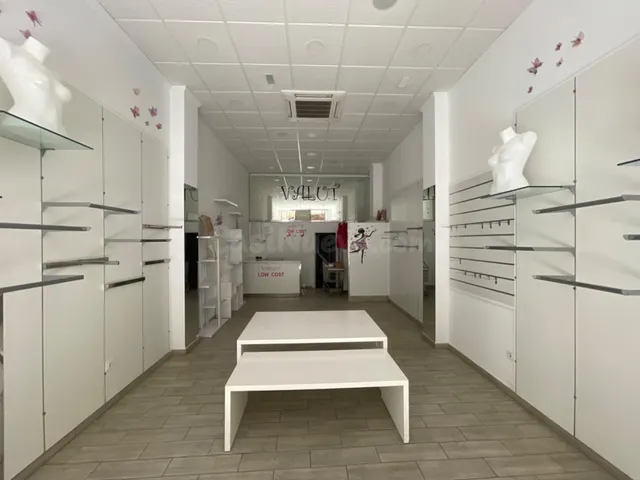 Local Comercial en Alquiler - foto 3