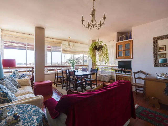 Chalet independiente junto a Paseo de Chil, con jardín, ascensor y vistas a la bahía — 23