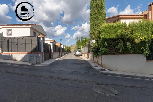 CHALET CON PISCINA Y JARDÍN A SOLO 10 MINUTOS DE GRANADA — 6