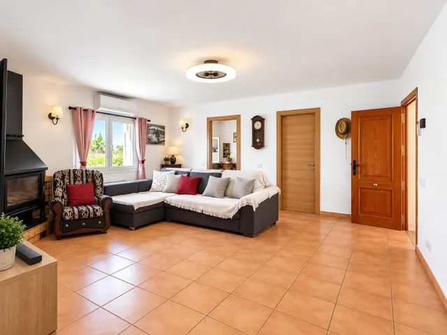 Finca rústica con encanto mallorquín, piscina privada y vistas al campo — 15