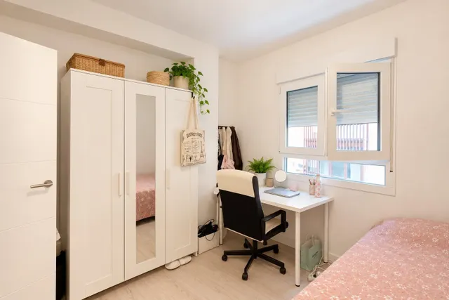 Piso reformado de 113 m2 en pleno centro de Murcia con 4 dormitorios y 2 baños — 32