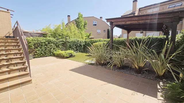 ¡EN ALQUILER PARA ESTUDIANTES! habitaciones EN CHALET CON REFORMA RECIENTE EN VILLANUEVA DE LA CAÑADA. — 2