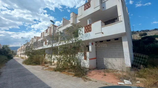 Edificio en venta en Terque con 71 viviendas, 28 garajes y 5 - foto 2