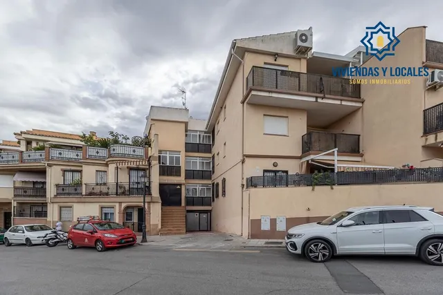 Piso en urbanización con piscina en Las Gabias — 19