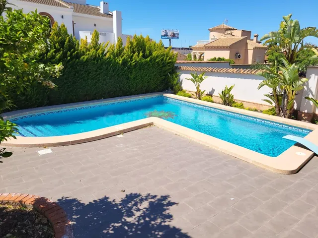 ☀️ Exclusivo Chalet de Estilo Mediterráneo con piscina priva - foto 5