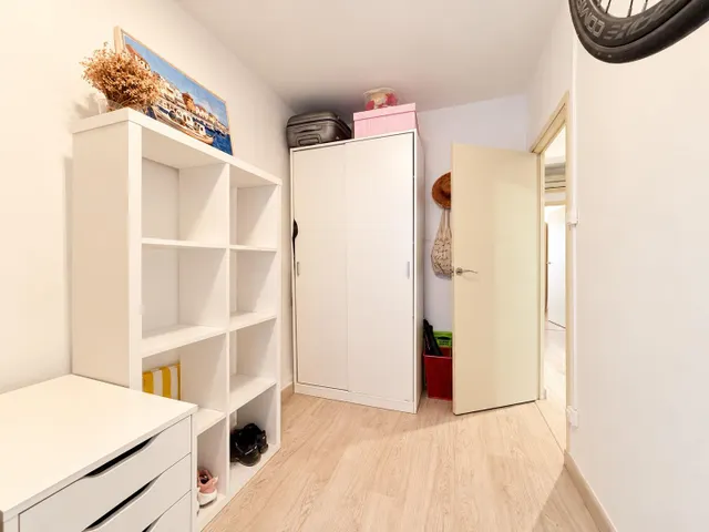Piso de 150 m2 construidos con 5 habitaciones y parking – Tarragona — 40