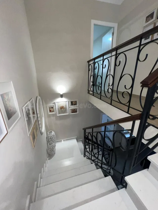 CASA REFORMADA Y AMUEBLADA JUNTO AL PASEO COLÓN. - foto 3