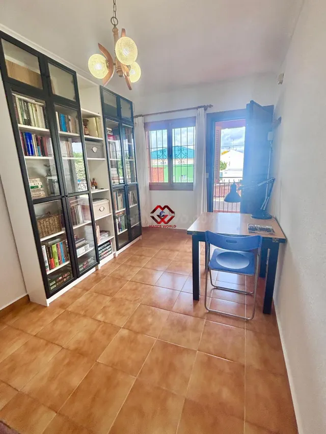 Bungalow en planta alta sin comunidad cerca de la playa de V - foto 3