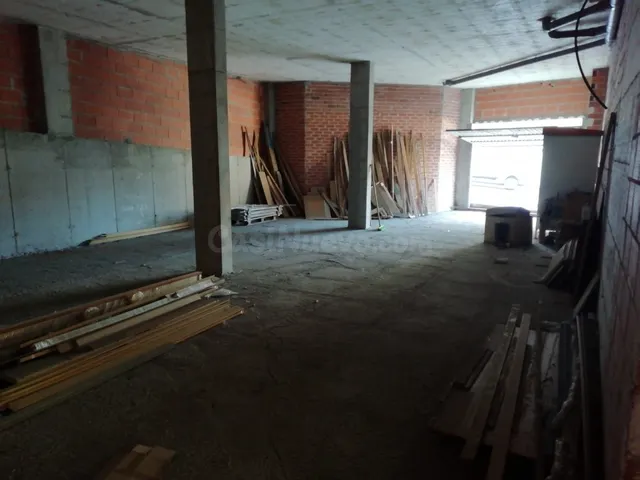Bajo de 311 metros en el centro de Carballo