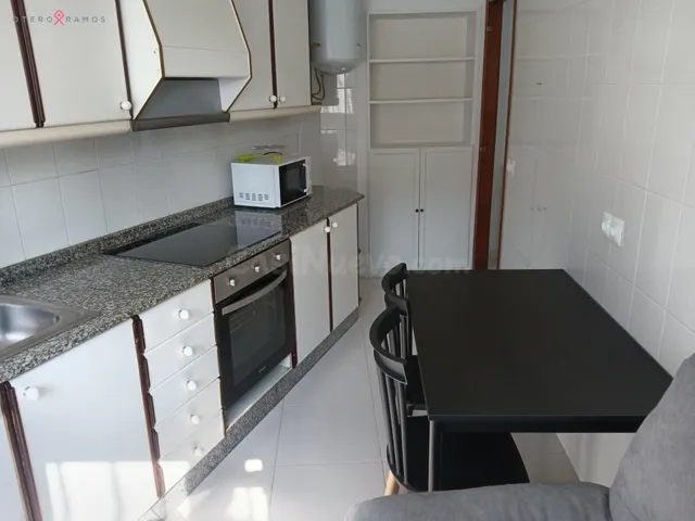 PISO EN ALQUILER EN RÚA ESPÍRITU SANTO, SANTIAGO - foto 2