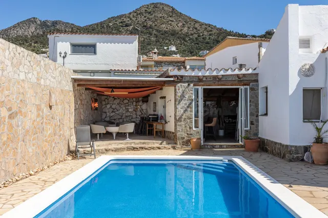 Villa exquisita con vistas al mar y licencia turística - foto 3