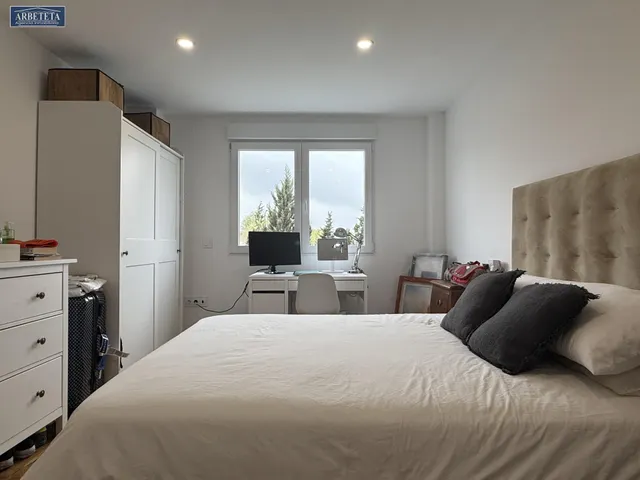Inmobiliaria Arbeteta vende piso de cuatro dormitorios en zona Constitución — 41