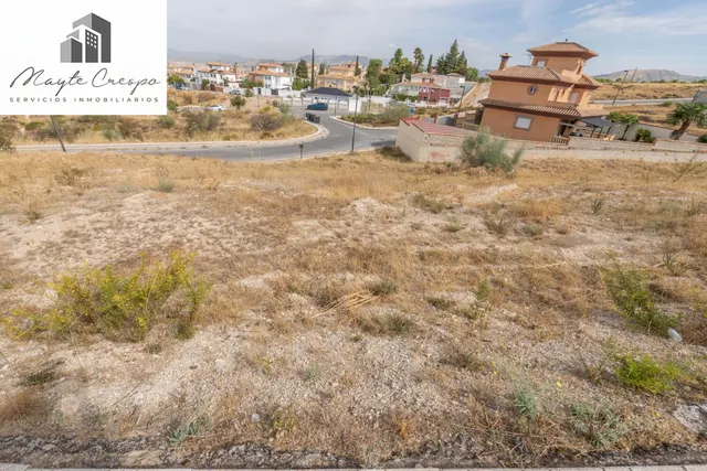 Terreno urbano de 750 m2 en Altos de La Zubia. Parcela 17, manzana M — 40