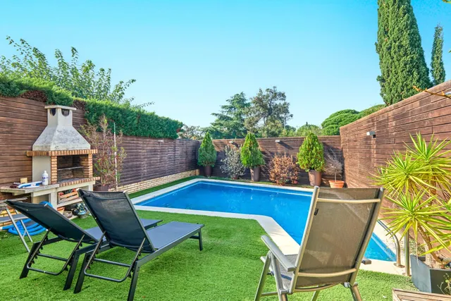 Exclusiva casa con piscina , ascensor y placas solares en llavaneres — 5
