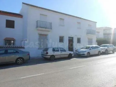 Garaje y trastero en venta en Benalup.