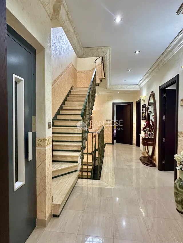 SE VENDE CASA EN MUY BUEN ESTADO EN EL CENTRO DE ASPE — 41