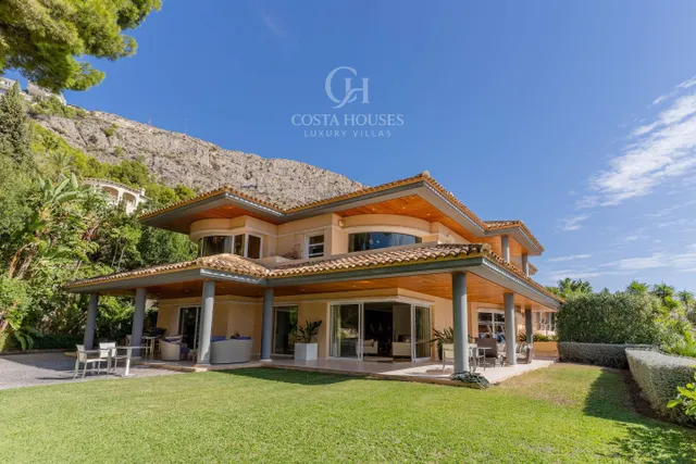 VILLA PRESTIGE · MAGNÍFICAS VISTAS AL MAR Y ELEGANCIA EN PAR - foto 3