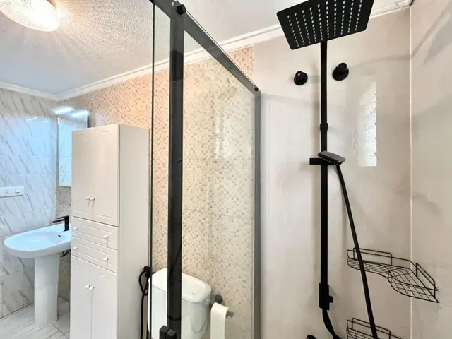 Bungalow con terraza, Alicante, Torrevieja. 2 habitaciones, 61 m2, 450 metros del mar — 23