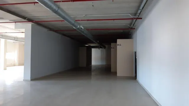 NAVE EN VENTA EN EL PTL VALLADARES (VIGO) — 24