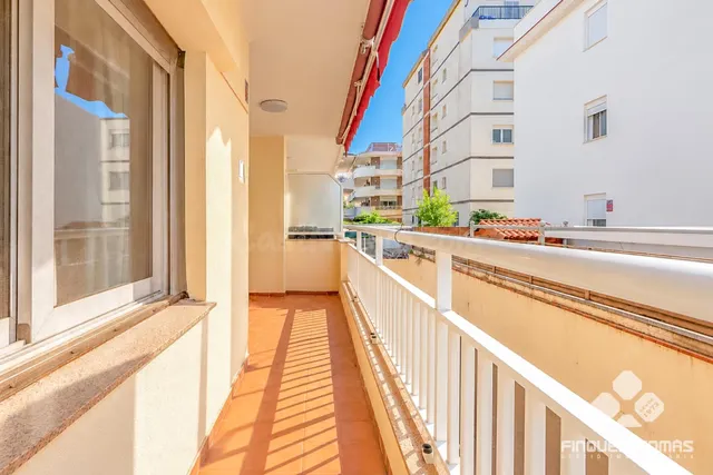 Piso con balcón en Segur de Calafell — 3