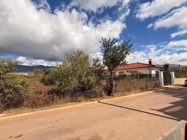 OPORTUNIDAD!!!! SOLAR URBANO EN UN ENCLAVE CON ENCANTO EN PLENO CORAZÓN DE ANDALUCÍA — 2