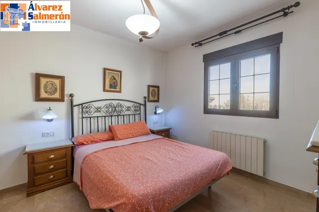 ADOSADA CON 4 DORMITORIOS, AMPLIAS TERRAZAS Y VISTAS A GRANADA Y SIERRA NEVADA — 15