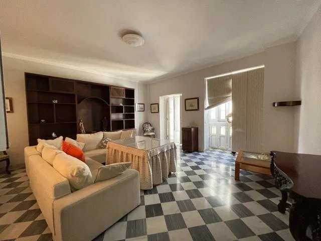 CASA EN EL CENTRO DE SANLUCAR — 18