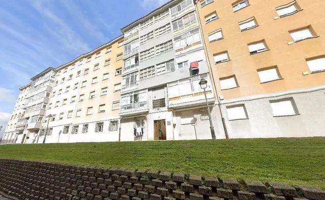 SE VENDE piso OKUPA en C CALLE SEBASTIAN ELCANO 20 4º D - foto 4