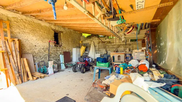 Caserío adosado con 16.277 m2 de terreno a un paso de Donostia — 33
