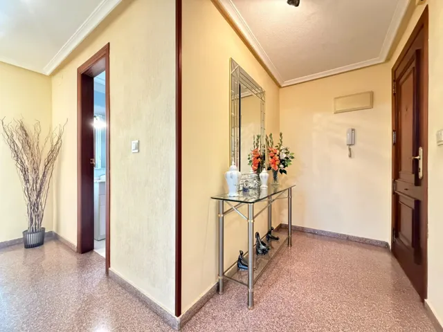 Vivienda con vistas a Plaza América, 3 dormitorios y garaje incluido — 8