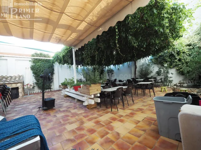 En venta restaurante en pleno funcionamiento de 270 m2, con 