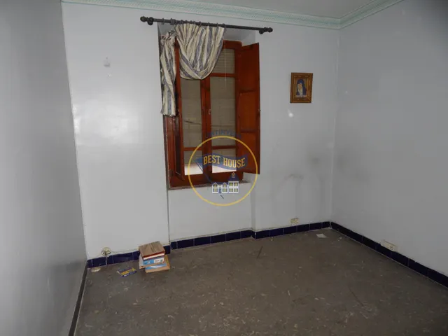 EDIFICIO A REFORMAR EN COCENTAINA. — 8