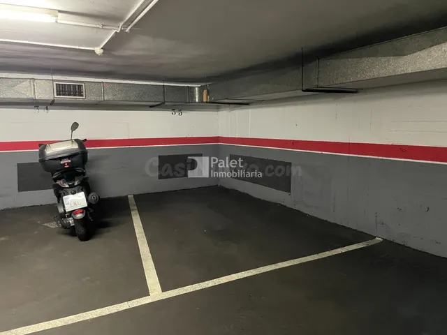 PLAZA EN VENTA EN CALLE CORSEGA 52 — 3