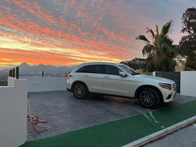 Villa moderna con vistas panorámicas al mar y a la montaña — 27
