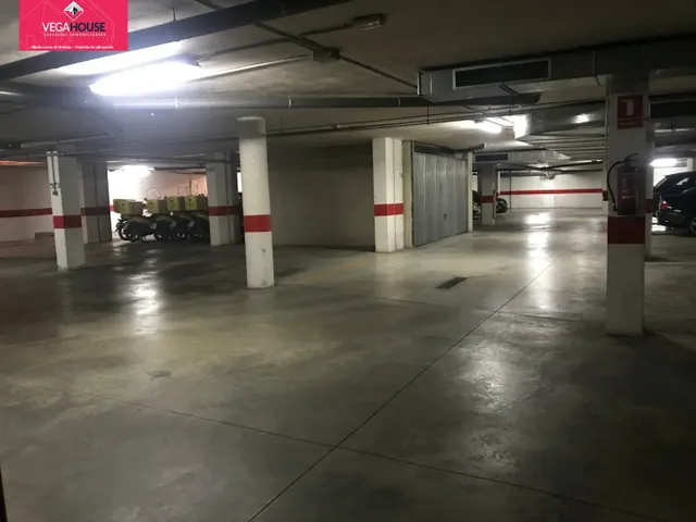 Dos plazas de Garaje-trastero cerradas de forma diáfana — 2