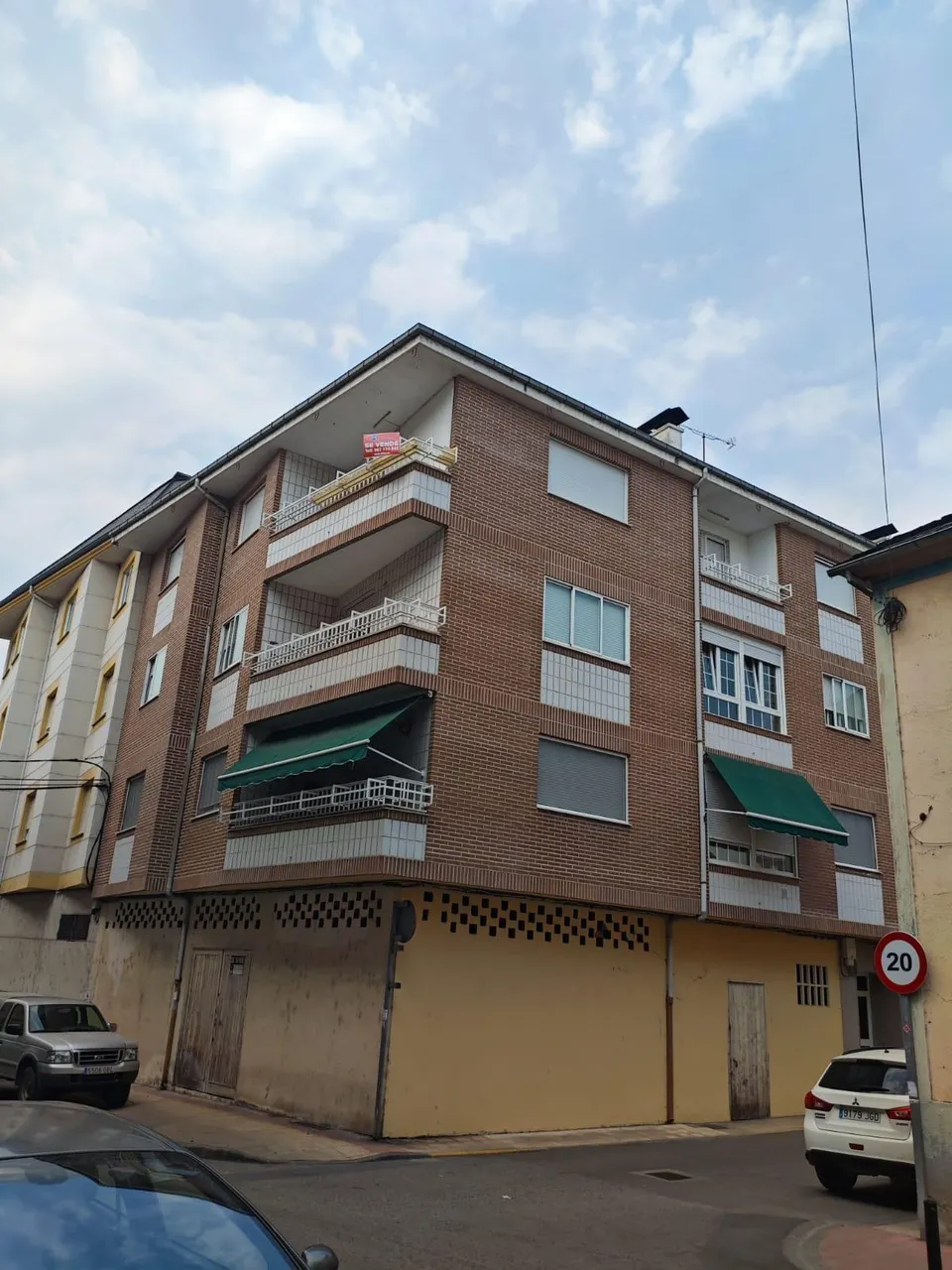 VENTA PISO CACABELOS CENTRO
