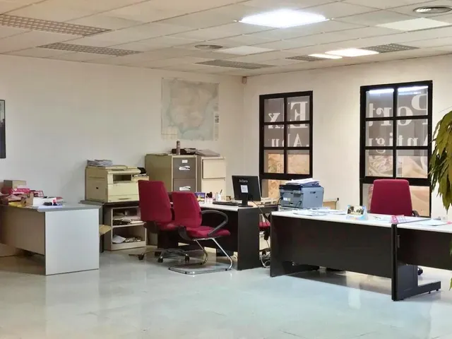 Entresuelo Comercial en Polígono de Carrús — 3
