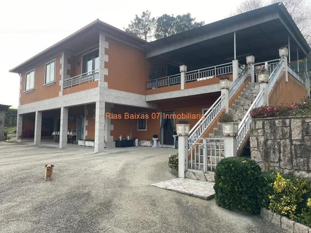 REF 4206 CASA 5 DORM. CON AMPLIA PARCELA CERRADA ( MOS ) — 2