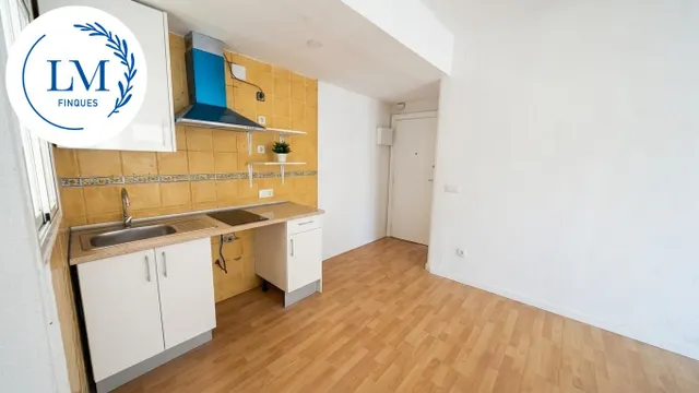 ¡Luminoso piso con gran balcón en pleno centro de Vilanova i la Geltrú! — 9