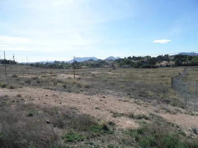 OPORTUNIDAD SOLAR URBANO IDONEO PARA construcción DE CHALETS MUY PROXIMO A ALICANTE — 13