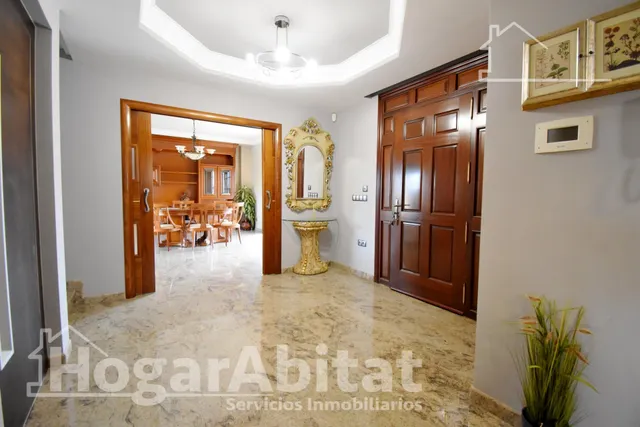 ESPECTACULAR CHALET CON PISCINA, GARAJE, TERRAZA Y ASCENSOR — 48