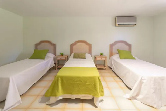 Magnifica villa de 347m2, situada a 1ª línea de mar — 19